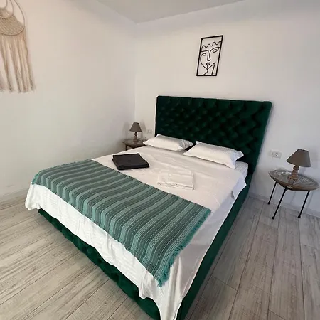 Pensiunea Aval 3* Două Mai