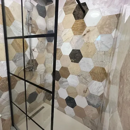 Pensiunea Aval بيت ضيافة دووا مايْ