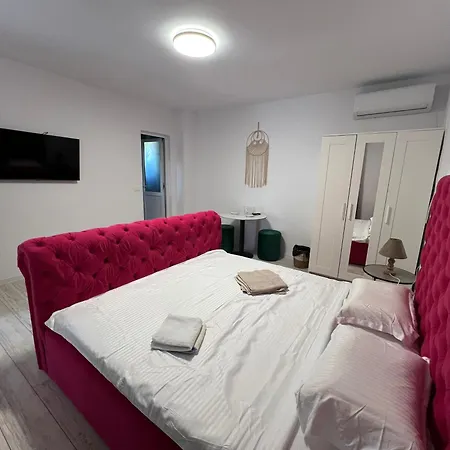 Pensiunea Aval دووا مايْ