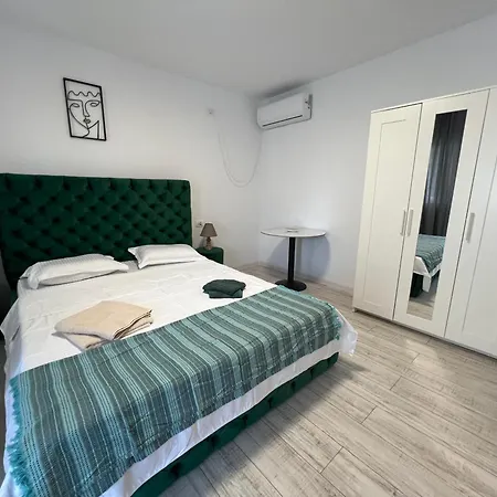 بيت ضيافة Pensiunea Aval دووا مايْ