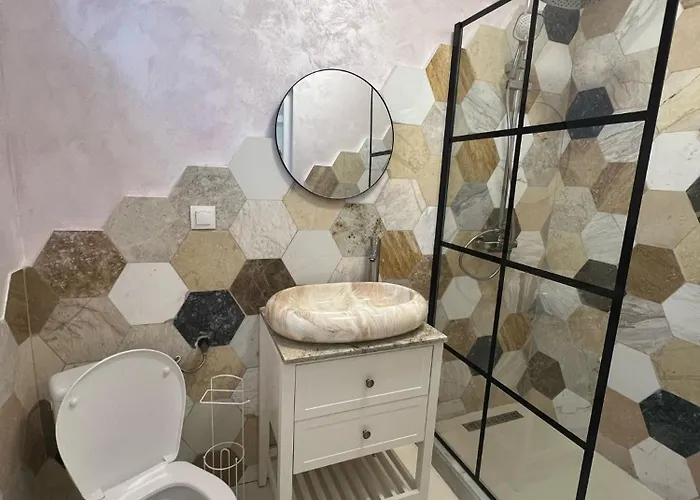 Guest house Pensiunea Aval 3*